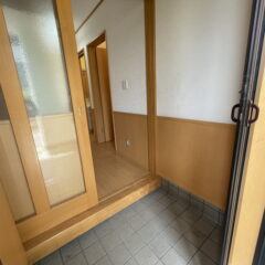 (玄関)
